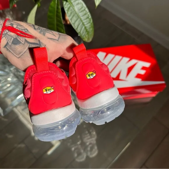 NIKE AIR VAPORMAX PINK - Picture 3 of 3